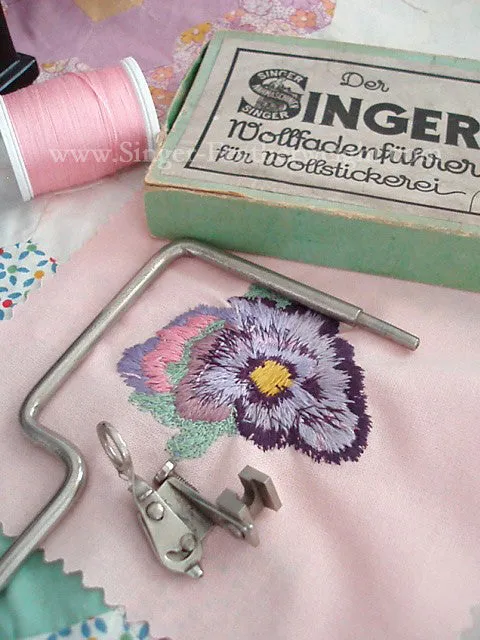 Arrasene Embroidery & Darning Foot, Singer (Vintage Original)