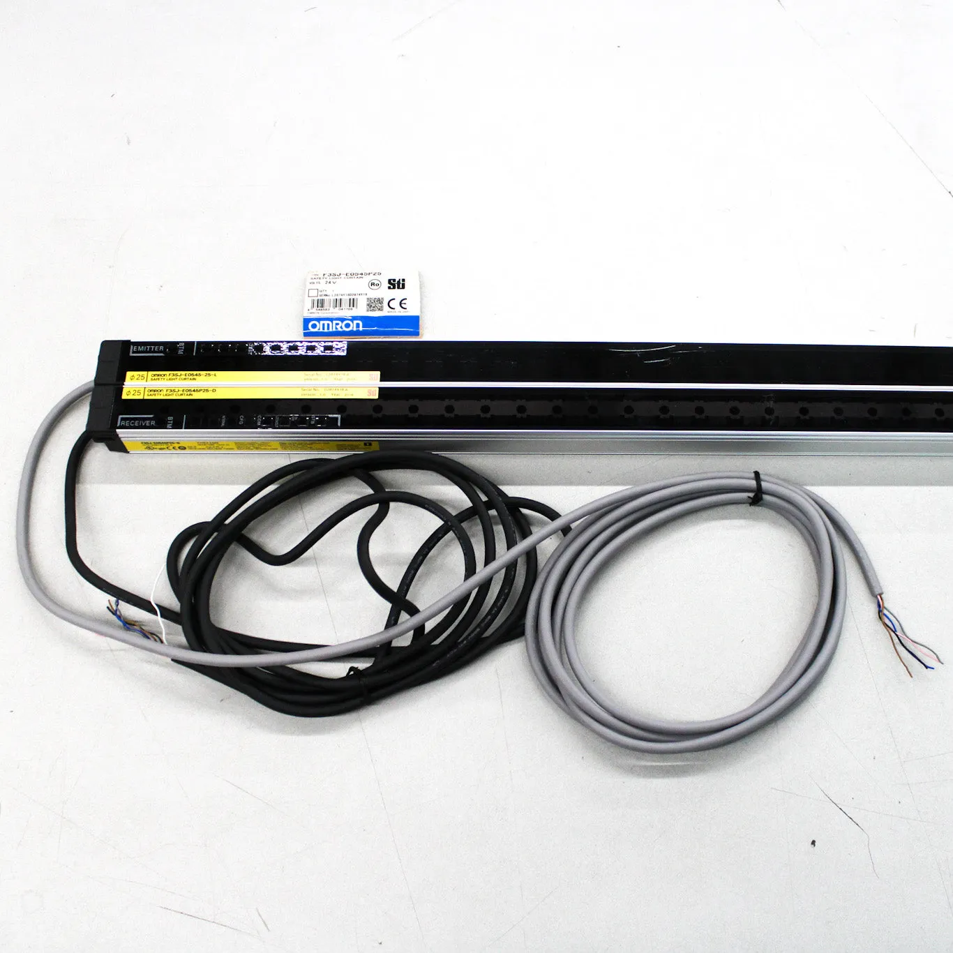 Omron 24VDC 545mm Aluminum Safety Light Curtain F3SJ-E0545P25